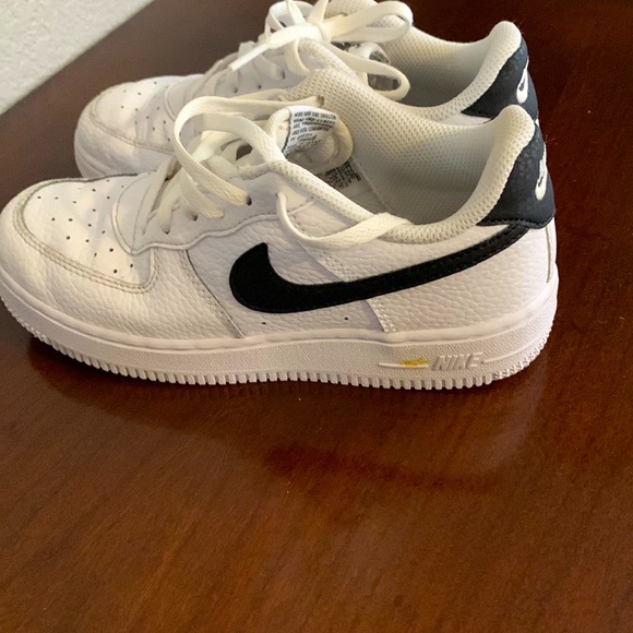 Nike Air Force 1 - Picture 2 of 7